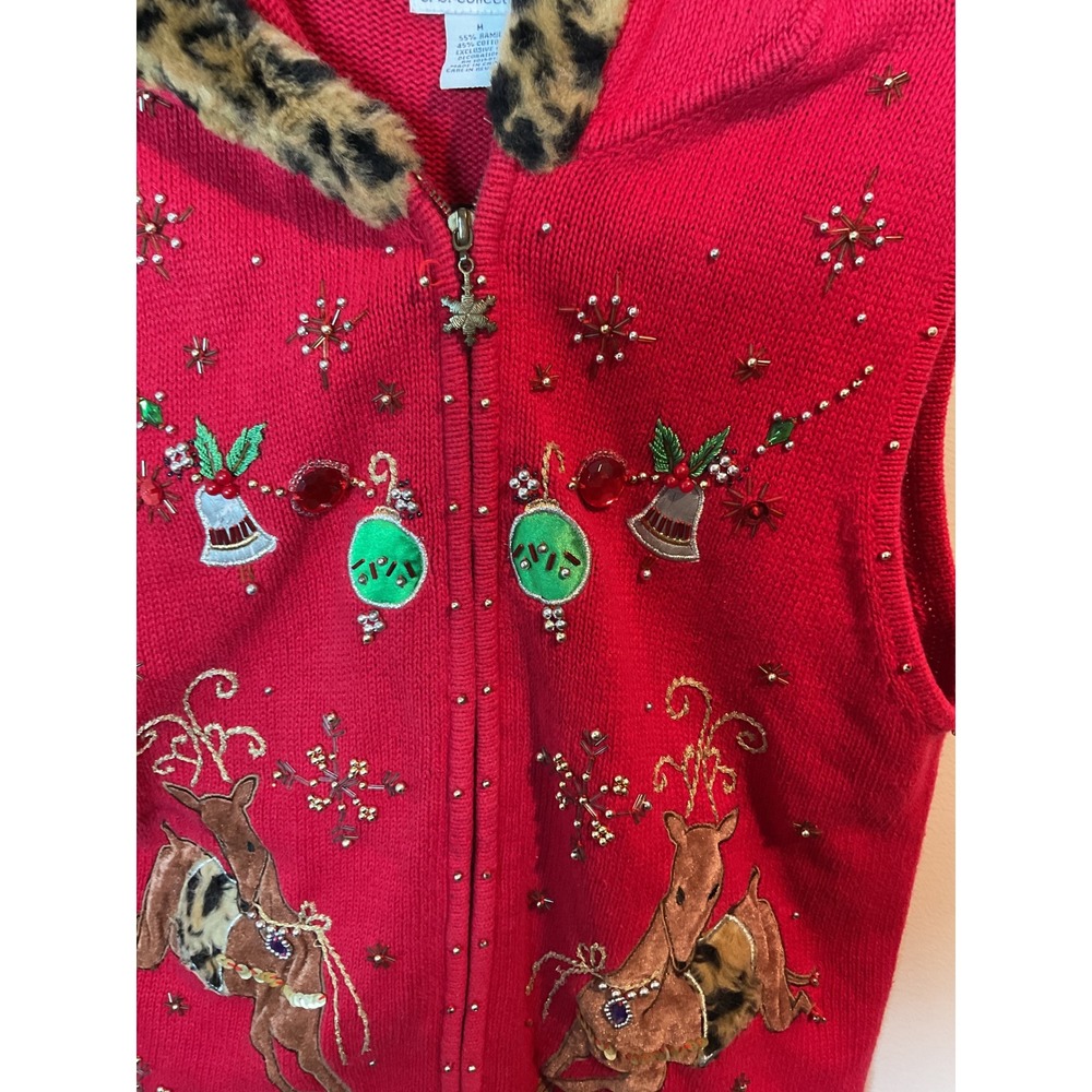 CB Collections Women's Red Beaded Reindeer Christmas Hooded Vest M - Picture 2 of 9